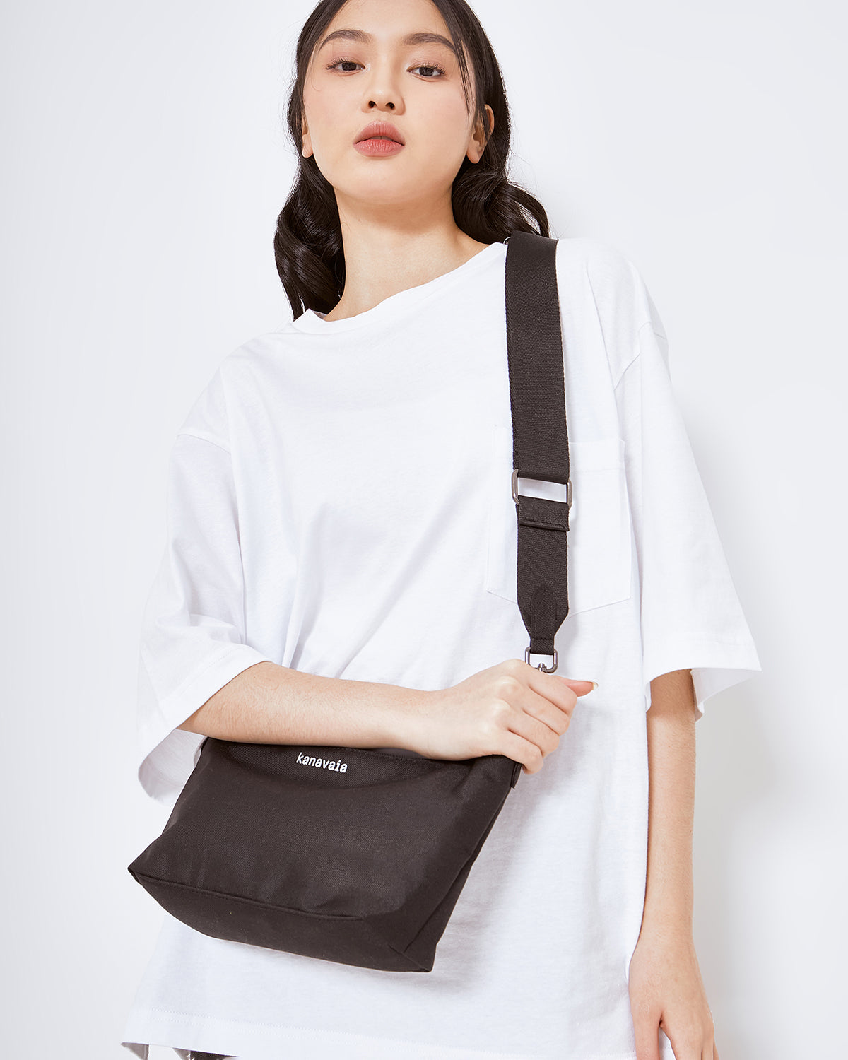 Kanavaia Baguette Shoulder Bag Black